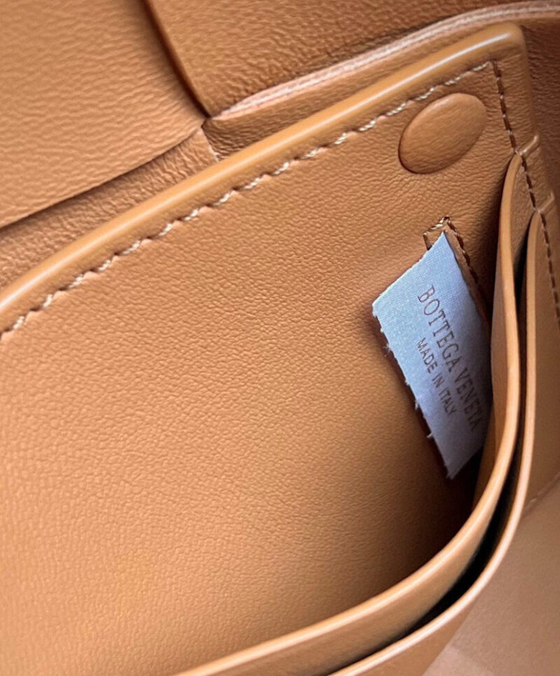Bottega Veneta Cassette Pouch On Strap 730543